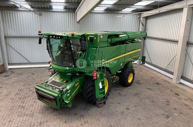 John Deere S680