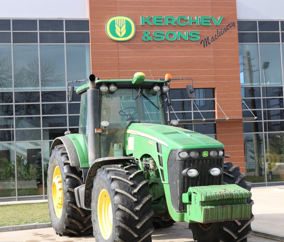John Deere 8430